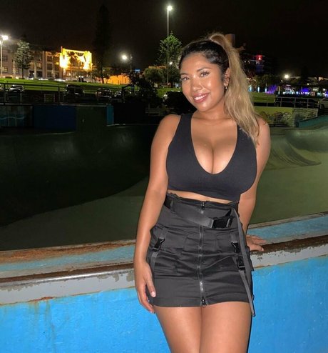 Sml Prsn onlyfans lesk