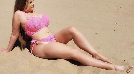 Fern Snailham onlyfans boobs