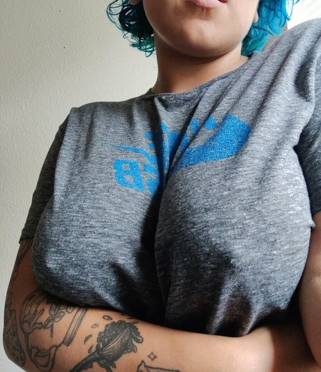 venusontheflipside onlyfans leajs