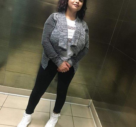 Melannia onlyfans model images