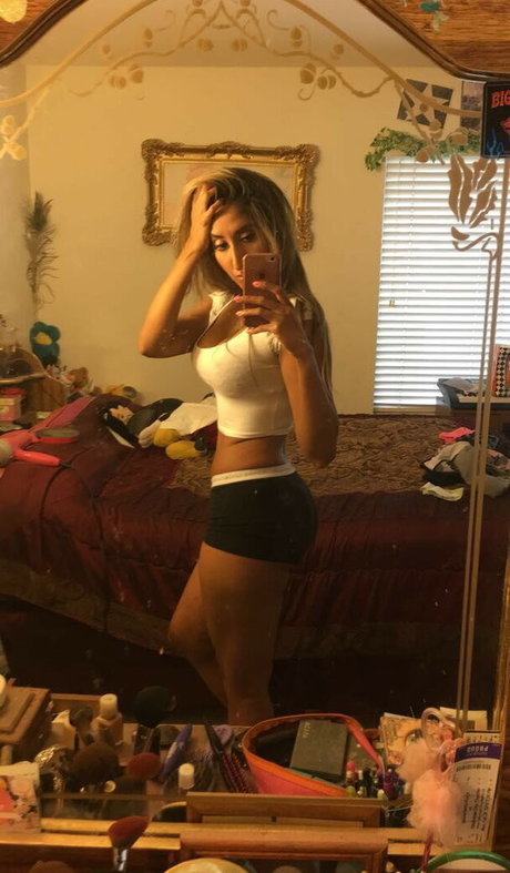 MyGirlFund MGF onlyfans strip tease