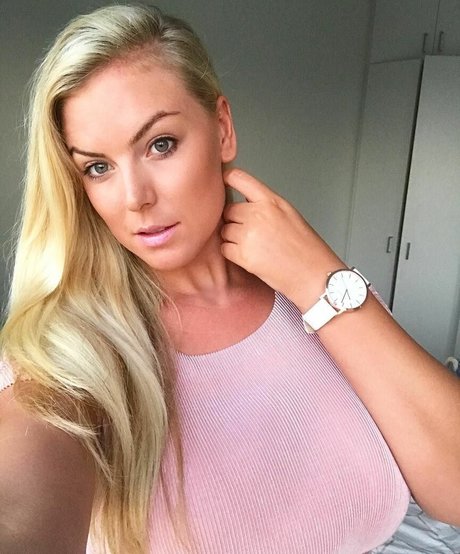 Annaliese Gann onlyfans pictures