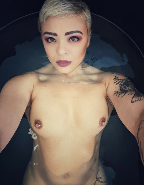 Evelyn Vinyl onlyfans leak nudes