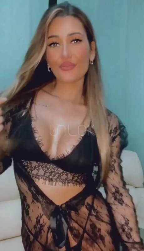 MartaRojo onlyfans leaked tits