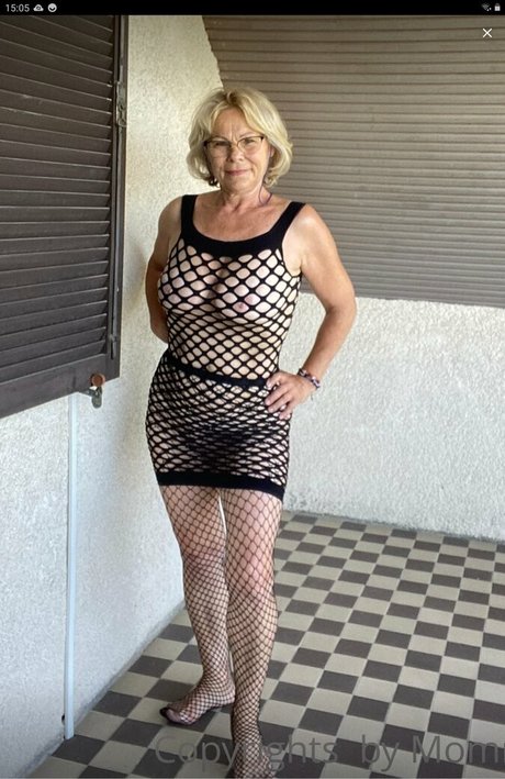 Mommymolly onlyfans model images