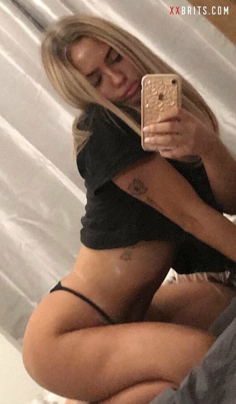 Ellie Pembury nude only fans leaks