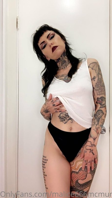 Malice Mcmunn onlyfans leak ass