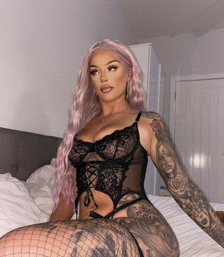 Sophie River nude only fans leaks