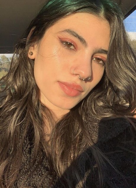 siinniister onlyfans model images