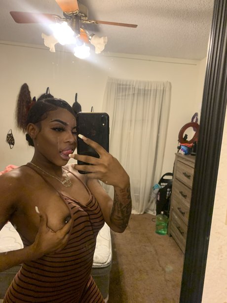 OG Leah Swanky_ onlyfans pic