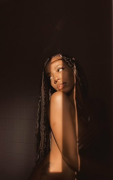 Giana Malise onlyfans creator