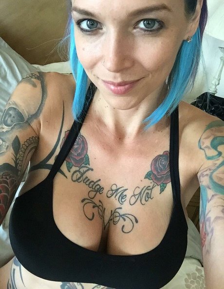 Anna Bell Peaks naked onlyfans leaks
