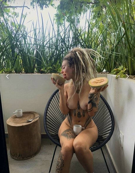 Poppie only fans pic