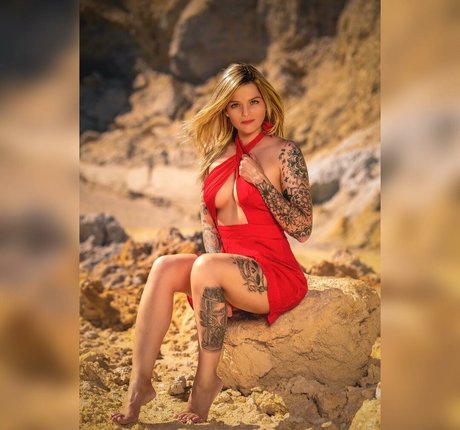 Frau Box onlyfans model