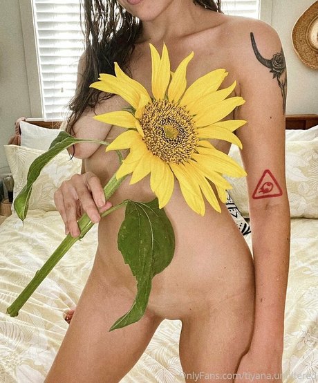 Tiyana Jovovich onlyfans leak new