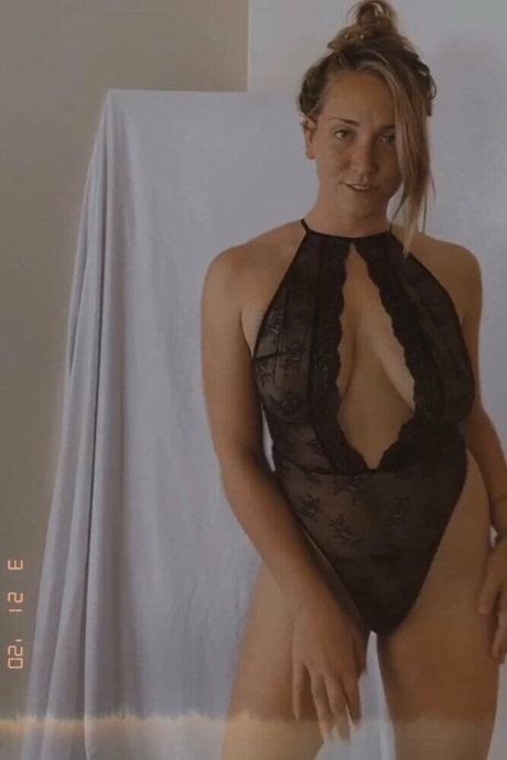 Kayla Girlnexxdoor onlyfans leak naked