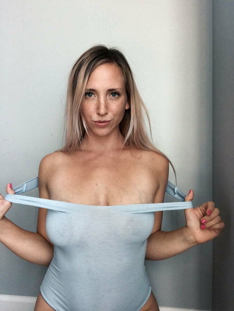 Kayla Girlnexxdoor onlyfans leak nude