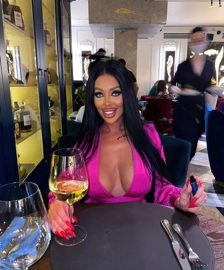 Lara Frost nudes onlyfans