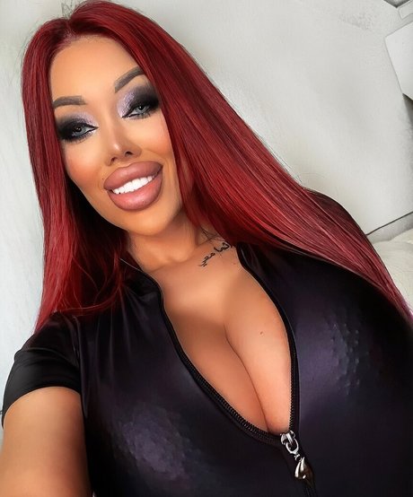 Lara Frost new onlyfans