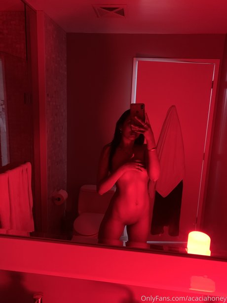 Acacia Henley onlyfans leaked pics