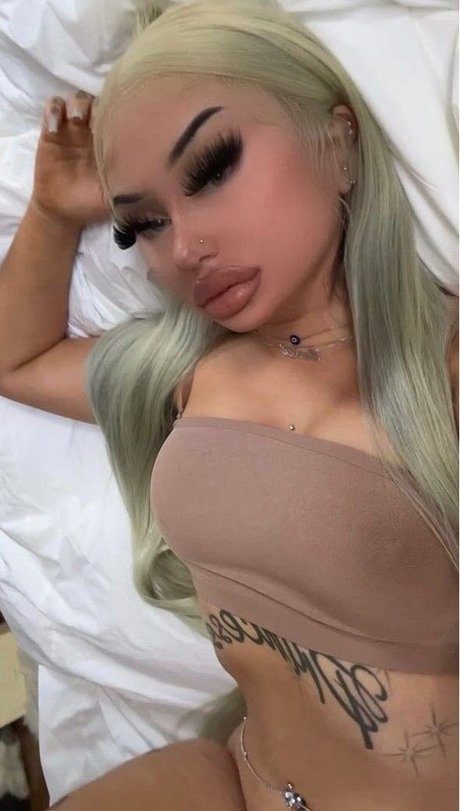 Goyard Wallet only fans nude leaks