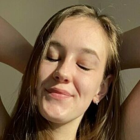 Sophie Davis naked onlyfans leak