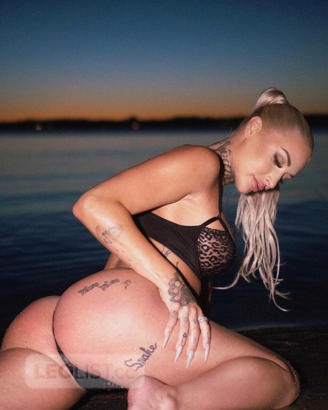 Elodie Baillargeon Roy onlyfans pictures