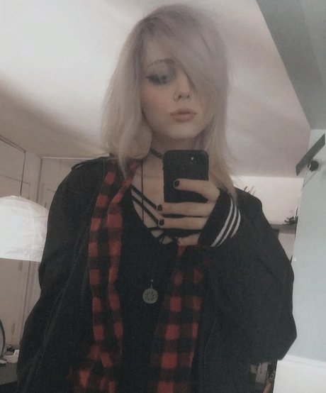 evie angel only fans nude leaks