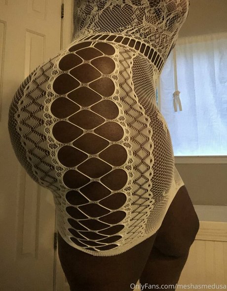 MeshasMedusa naked onlyfans pics