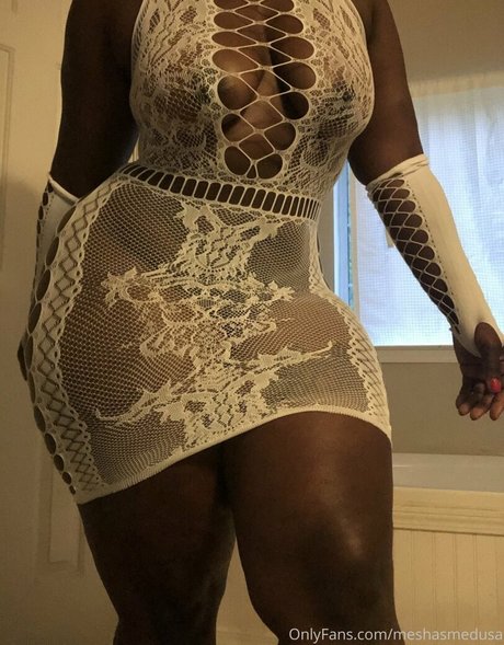 MeshasMedusa onlyfans fotos