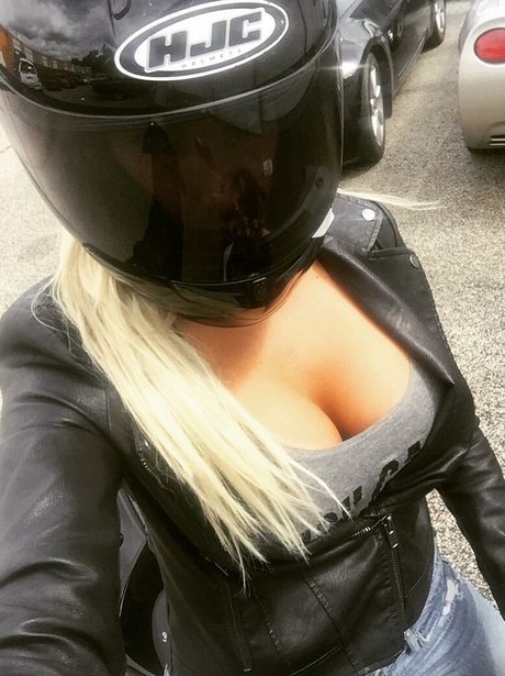 Malorie Woods onlyfans nude pics