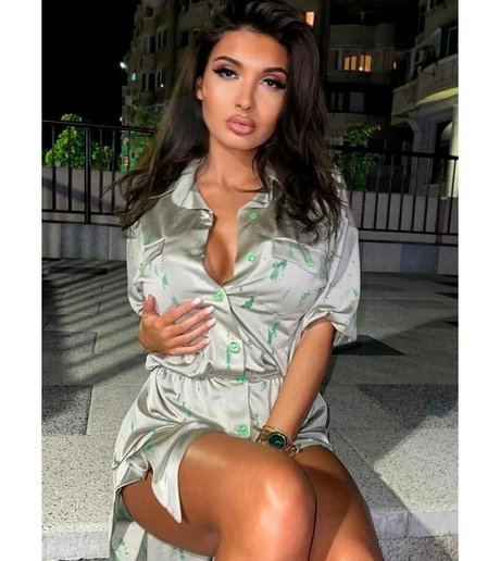 Adriannalinnaa nudes onlyfans leaks