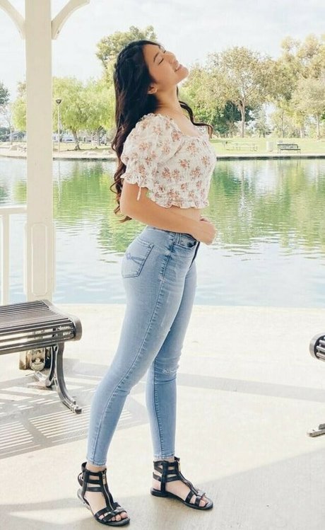 Alexiston onlyfans for free