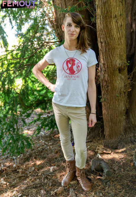 April Gillespie nude leaks onlyfans