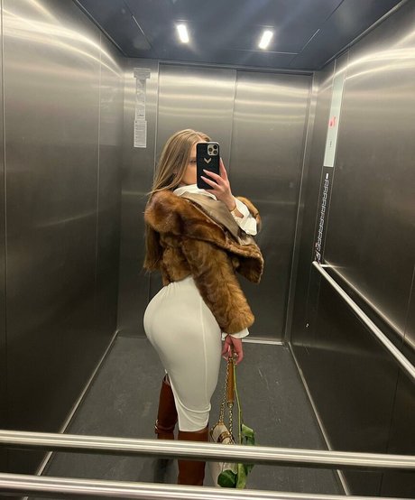 Ana Manta onlyfans tits