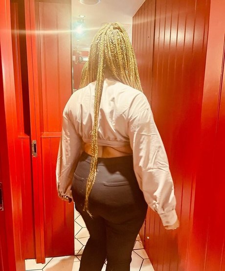 Stargirlsarah19x onlyfans xx