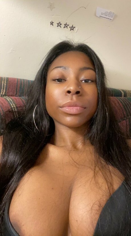 Annah Nicki Smith onlyfans photos