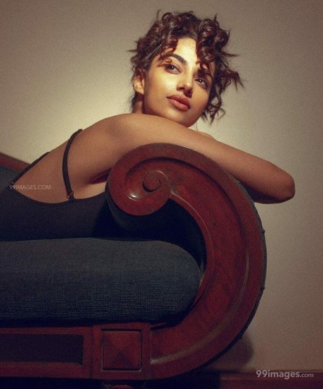 Meenakshi Chaudhary leaked onlyfans sextape