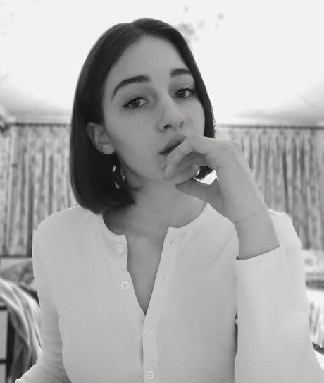 Sophie 5 onlyfans leams