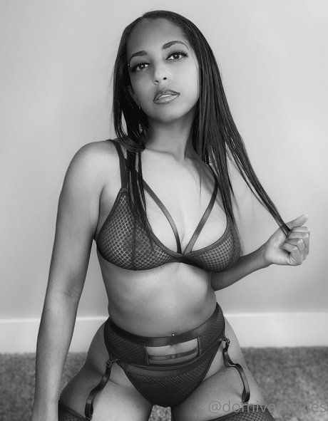 Domi Versailles nude onlyfans leaks