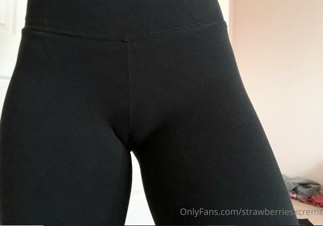 strawberriesxcreme leaks onlyfans porn