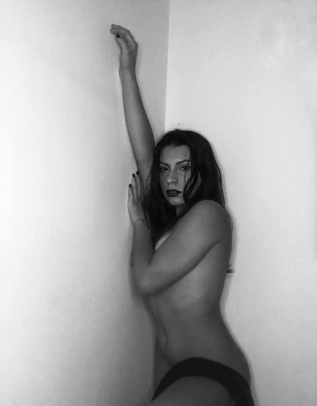 mellnogueiraaa only fans content