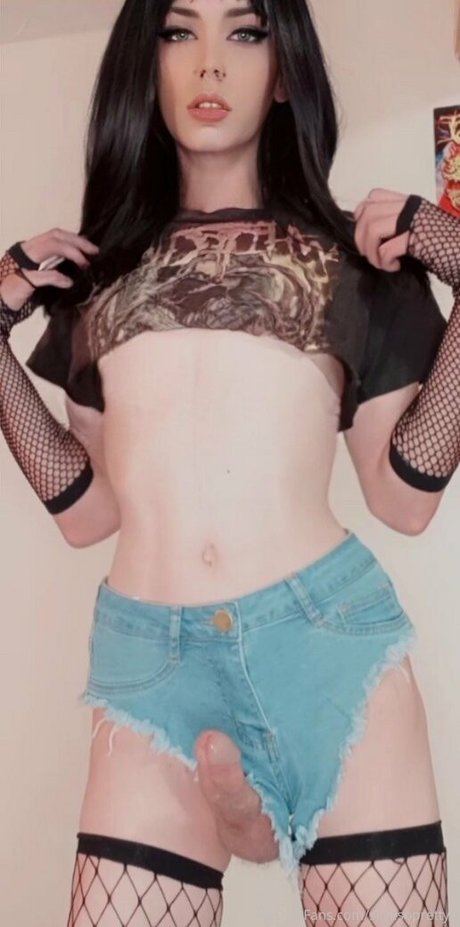 Skyesoprettyy onlyfans content