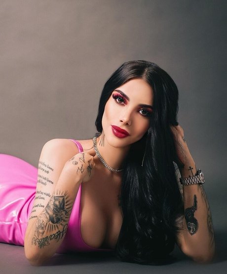 Claudia Guajardo onlyfans leak ass