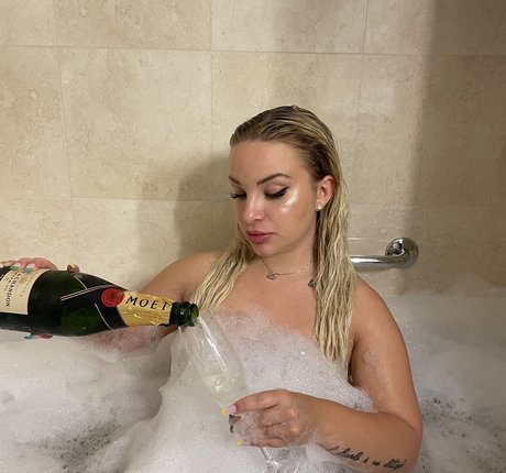 MiaNestiBaka nude onlyfans