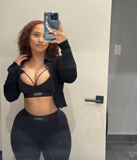 Carolinello onlyfans picture