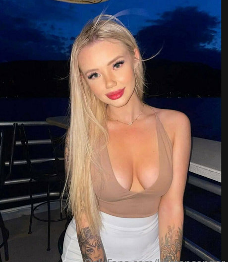 BlondBunni onlyfans star