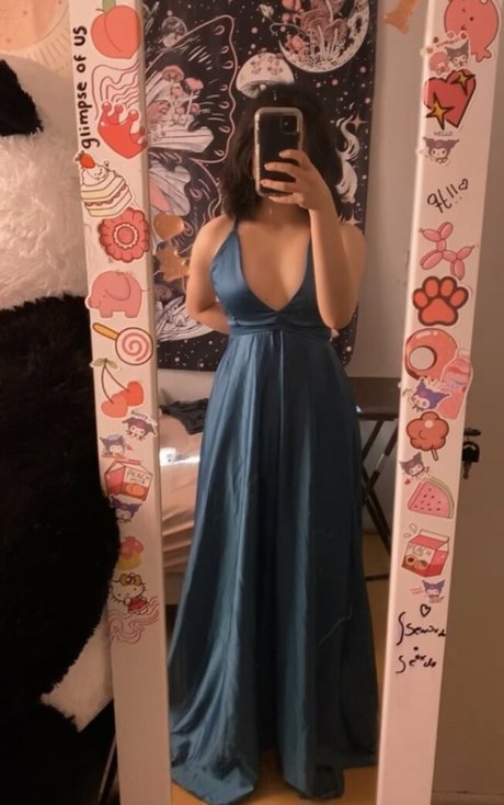 Kiss4Sopi onlyfans content