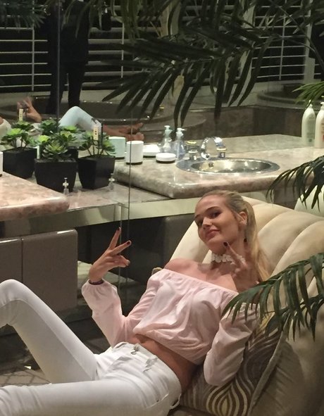 Noel Berry naked onlyfans leaked