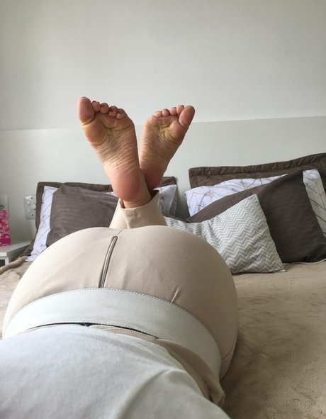 Lyz Feet onlyfans porno